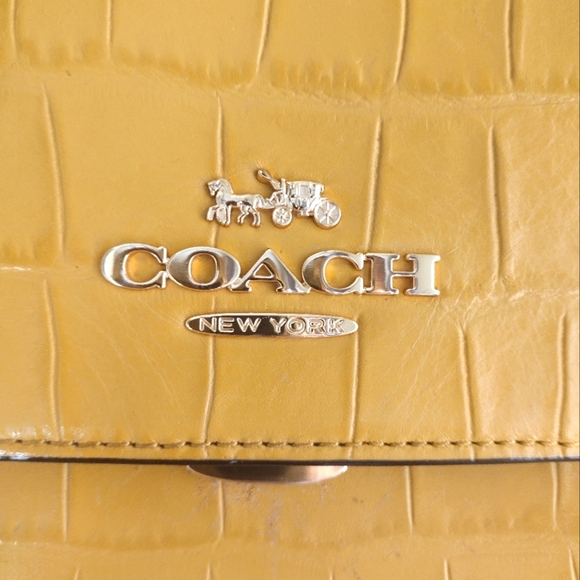 Coach C5627 Croco Embossed Mini Brynn Flax Leather Crossbody Bag - Picture 6 of 12
